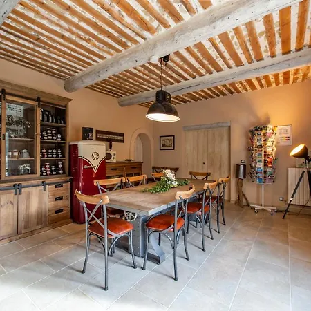 Mas Seraphin LʼIsle-sur-la-Sorgue